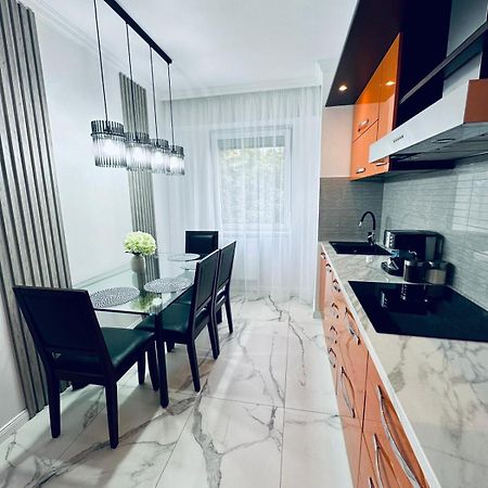 Sofiapartment Oradea Exteriör bild