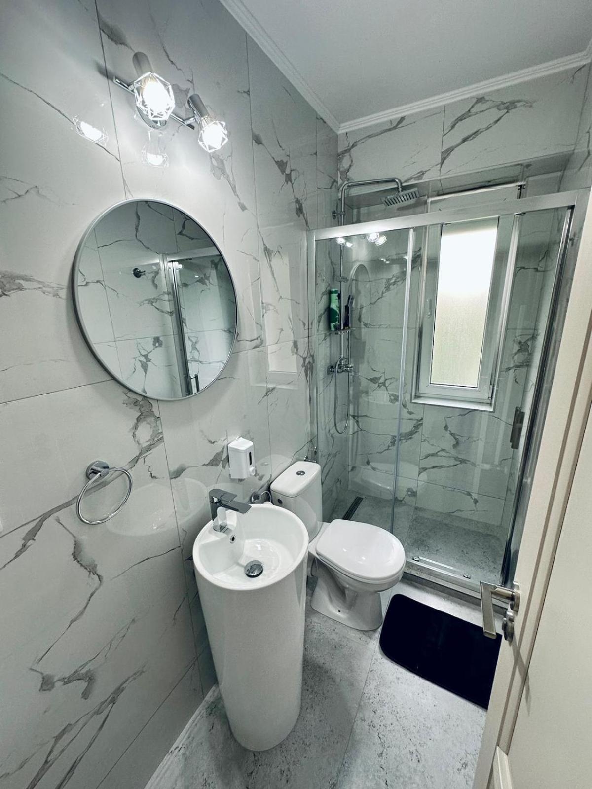 Sofiapartment Oradea Exteriör bild